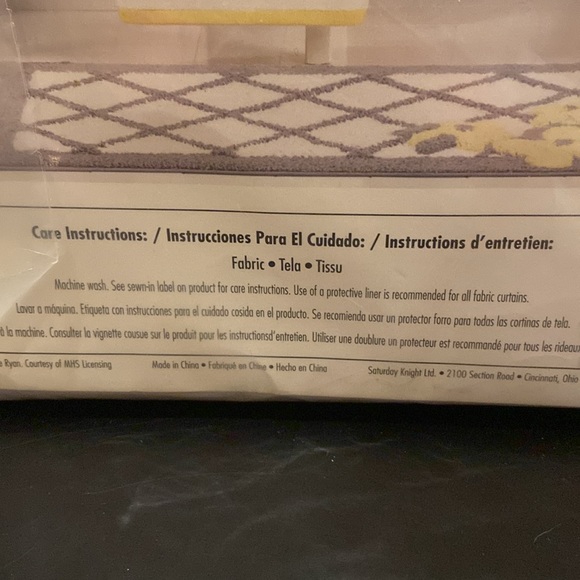 Saturday Knight Limited Spring Garden Fabric Shower Curtain 70x72” new open pkg - Picture 4 of 7